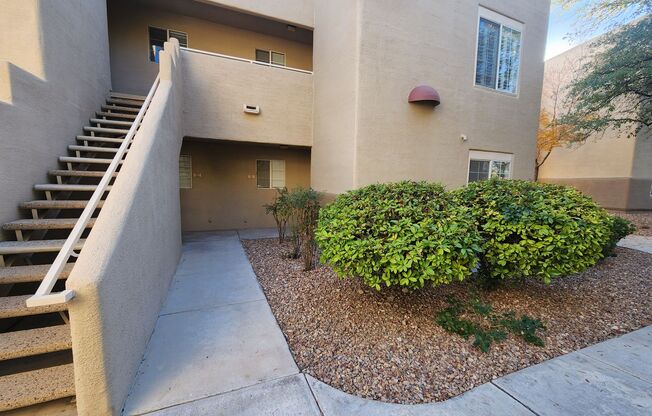 Beautiful 2 Bedroom, 2 Bath Condo in Summerlin