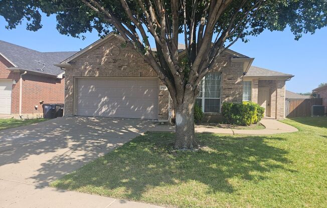 Light and bright, open concept 3 bedroom with split bedrooms