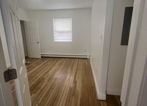 136 WALNUT AVE