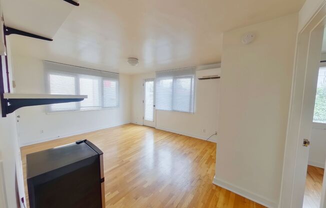 1825 University St. & 1826-1828 Onyx Alley