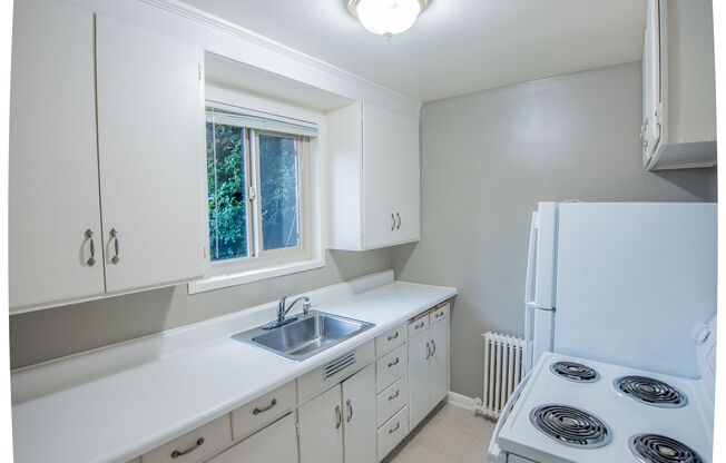 1 bed, 1 bath, 580 sqft, $1,945, Unit Hamrick 101
