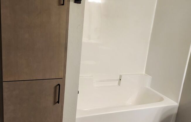 2 beds, 2 baths, 1,028 sqft, $1,700, Unit 403