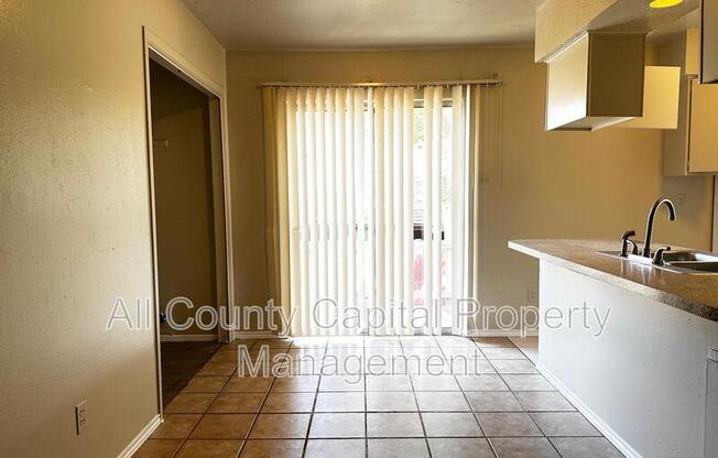 1102 Hickory Grove