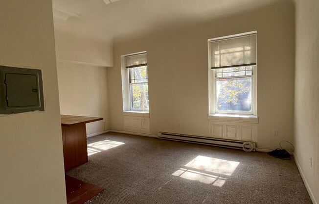 1 bed, 1 bath, 428 sqft, $1,095, Unit 3305-2F