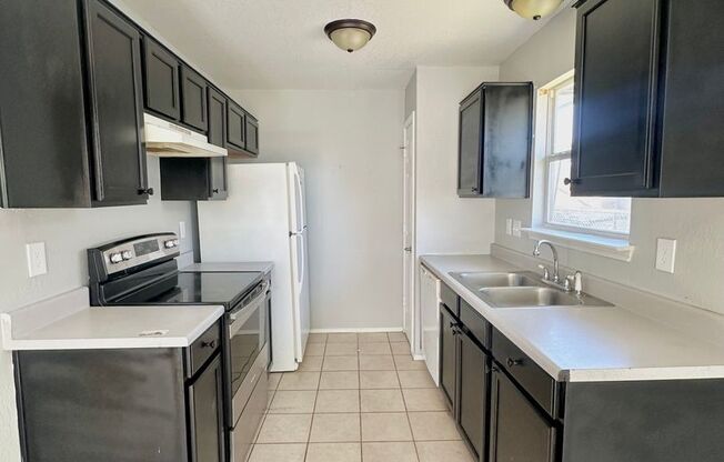 3 beds, 2 baths, $1,300