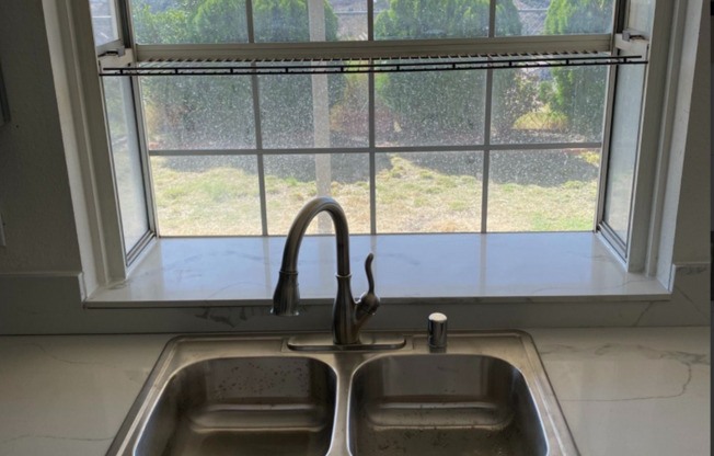 4 beds, 2.5 baths, $4,950