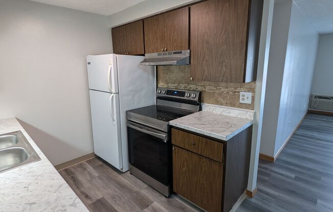 2 beds, 1 bath, 800 sqft, $950, Unit Apt H