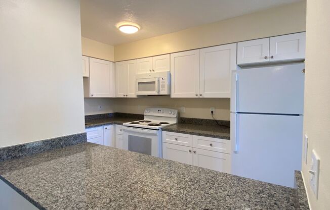 1 bed, 1 bath, 600 sqft, $999, Unit 3620 Crest Ave -H