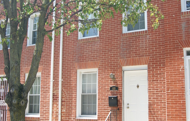 Charming 3 Bedroom/ 1 Bathroom Townhome in East Baltimore, MD!