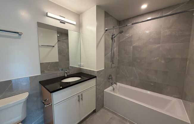 2 beds, 2 baths, 908 sqft, $3,700, Unit 952-402