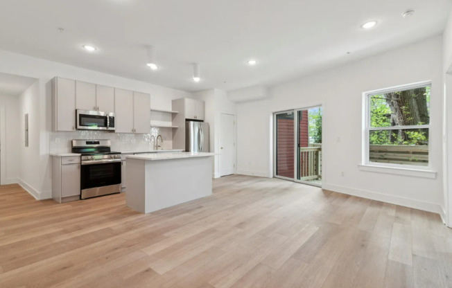 367 W Hortter St
