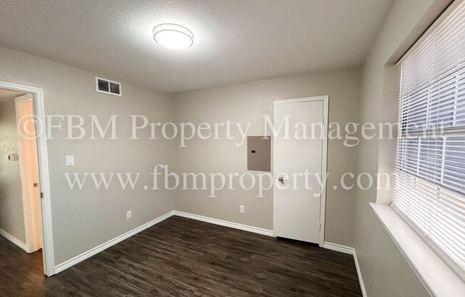 2 beds, 1 bath, $1,100, Unit D