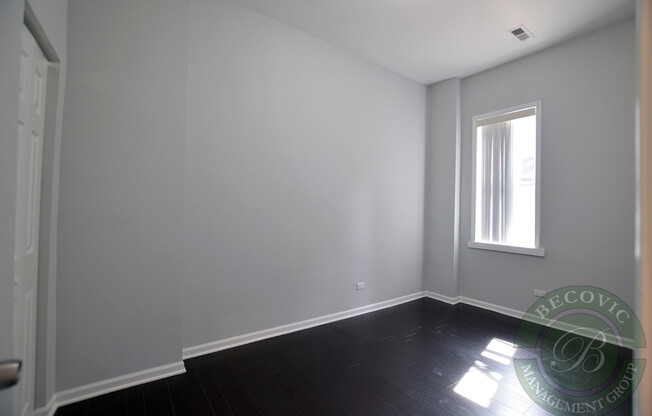 2 beds, 1 bath, 700 sqft, $2,200, Unit 103