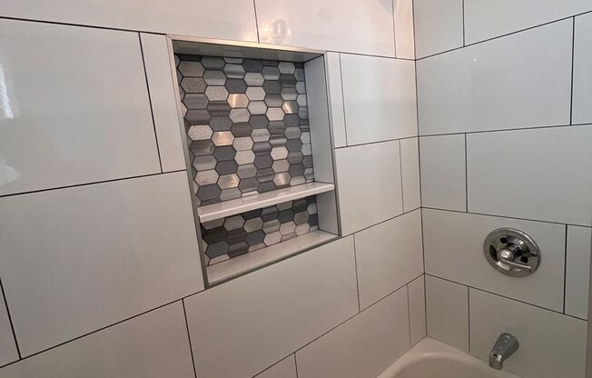 1 bed, 1 bath, 750 sqft, $1,825, Unit 09