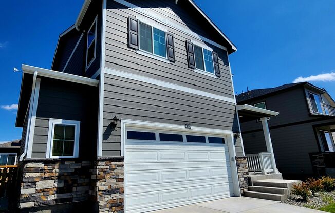 Stunning 3 Bedroom New Build In Great Neighborhood with $1,000.00 off first months rent!