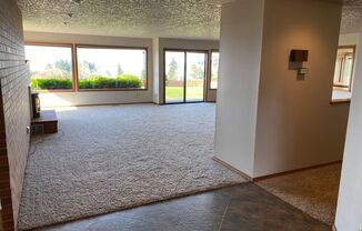 3 beds, 2 baths, $3,295