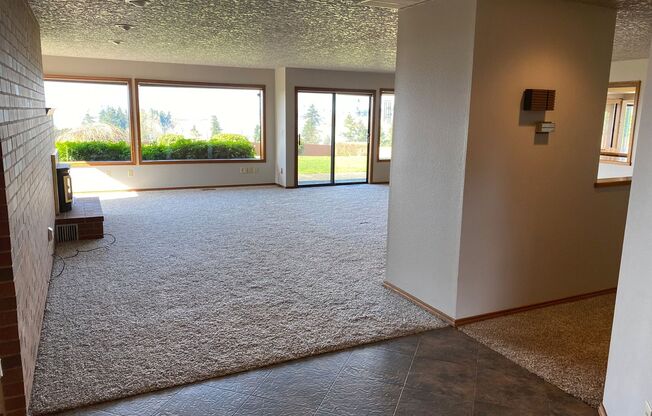 Huge Single Level Home w/ Amazing Vancouver Lake Views!!! - 6708 NW Dogwood Dr