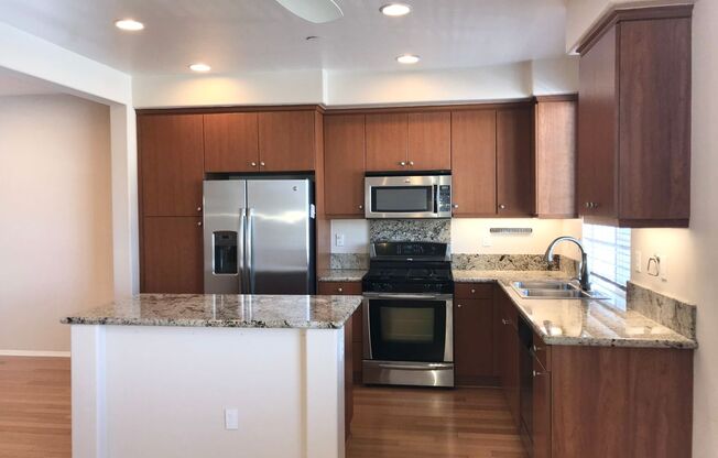 Located in the very popular northwest area in Glendale