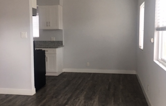 2 beds, 1 bath, 700 sqft, $1,995, Unit 5558 Unit 4