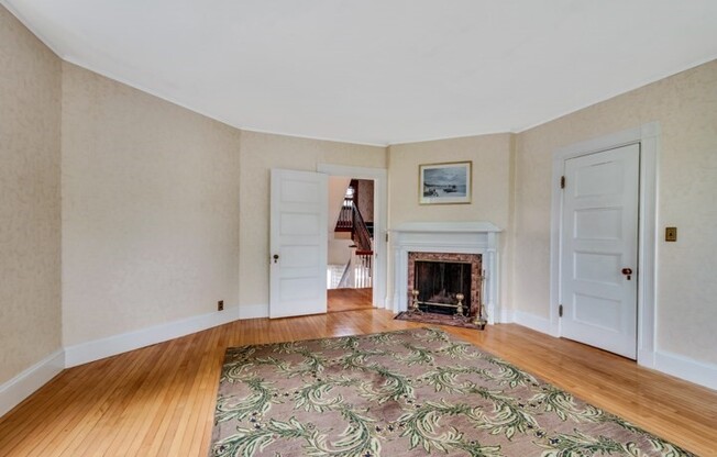 56 WARREN AVE