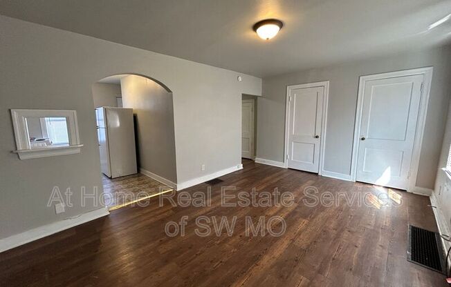 217 W GRAND
