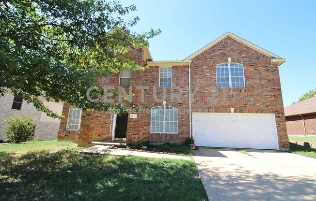 Spacious 2-Story 5/3/2 in Mansfield For Rent!