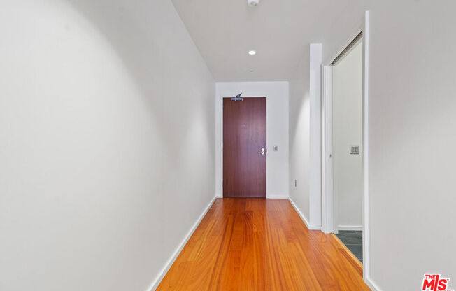 1 bed, 1 bath, 900 sqft, $2,900, Unit 815