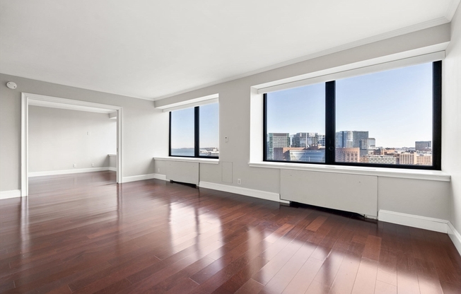1 bed, 1 bath, 880 sqft, $4,200, Unit 15E