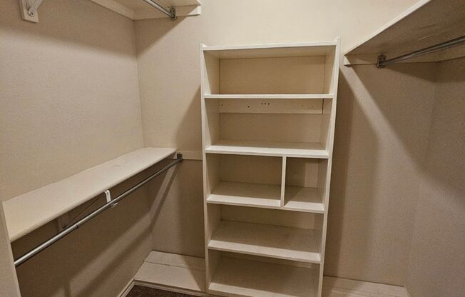 1 bed, 1 bath, $1,395, Unit # 174