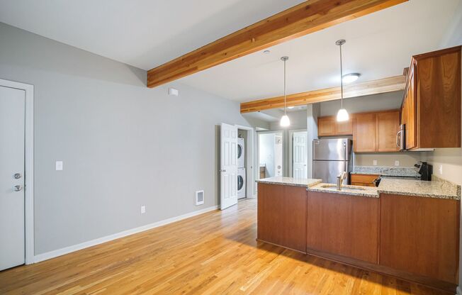 7400 N. Greenwich Avenue
