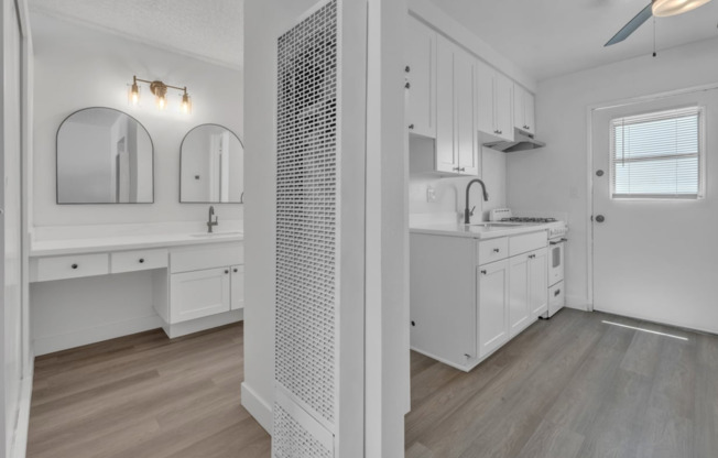 Studio, 1 bath, 400 sqft, $1,895, Unit 350