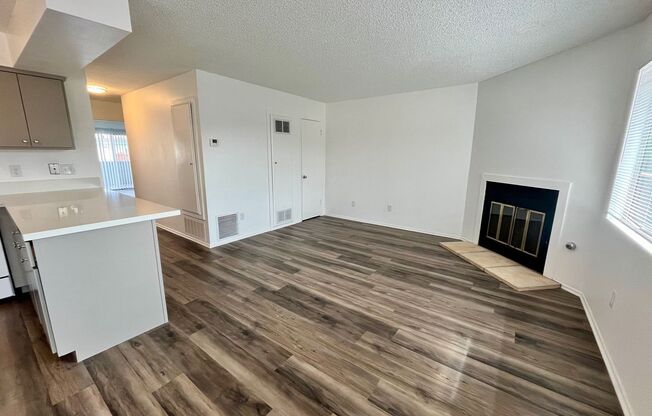 2 beds, 2 baths, 900 sqft, $2,350, Unit LARCH4