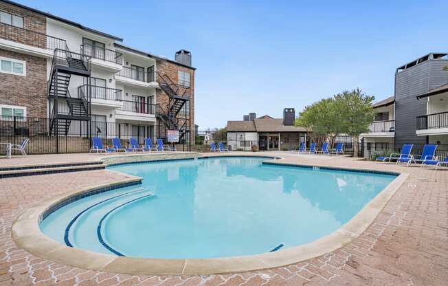 the preserve at ballantyne commons pool and apartment buildings