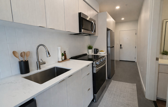 Studio, 1 bath, 278 sqft, $1,825, Unit 203