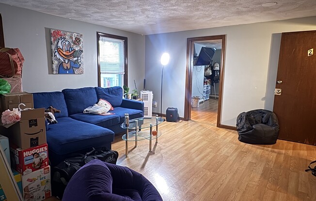 2 beds, 1 bath, 904 sqft, $2,300, Unit 2