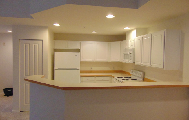 2 beds, 2 baths, $2,700