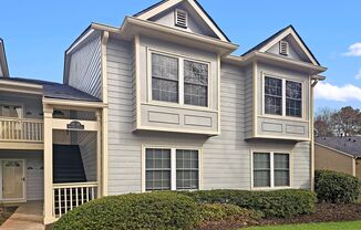 Stylish 2-Bedroom, 2-Bath End-Unit Condo in Hillsdale – Prime Windy Hill Location