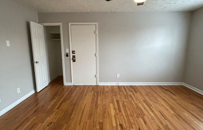 Hillside Court Apartments (318 N. 31st Ave.)