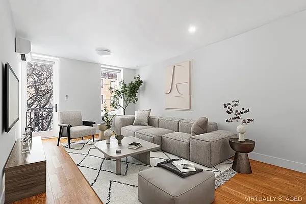 598 MYRTLE AVE