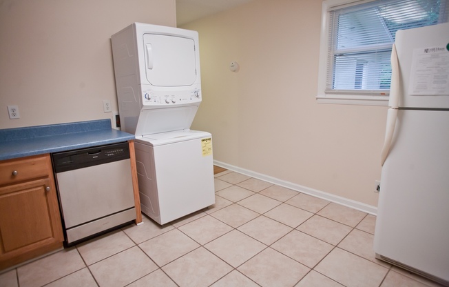 2 beds, 1 bath, $1,800