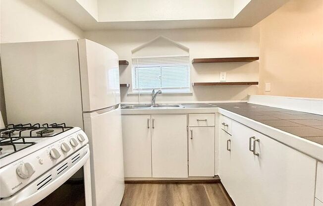 1 bed, 1 bath, $750, Unit MA934