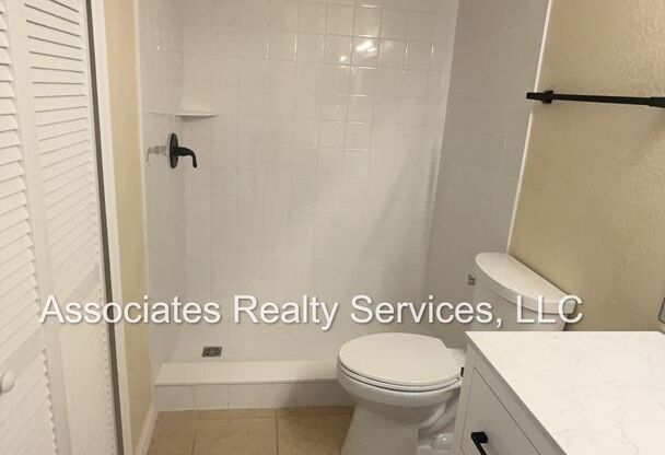 1 bed, 1 bath, $925, Unit Unit 1014