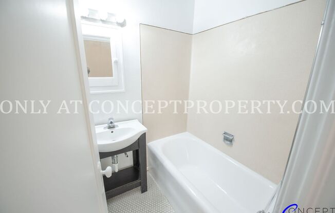 1 bed, 1 bath, 500 sqft, $999, Unit 13