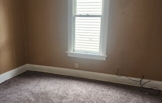 3 beds, 1 bath, $950