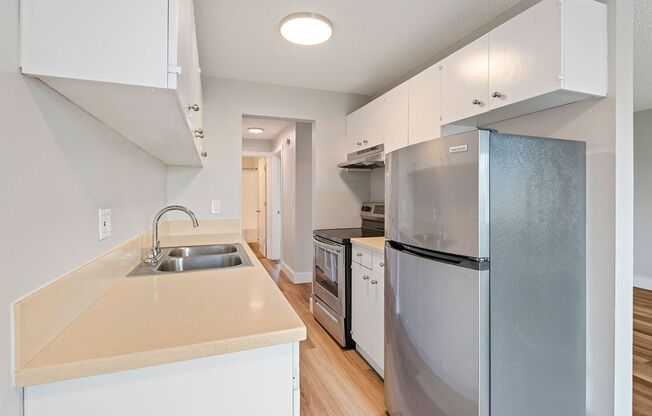 1 bed, 1 bath, 638 sqft, $1,395, Unit 33