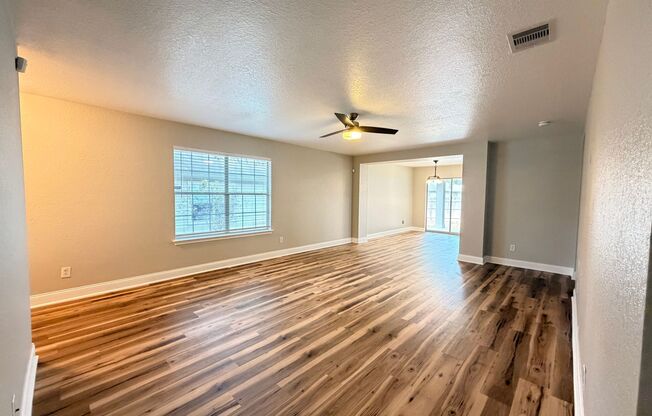 CUTE ONE STORY - 3 BEDROOM / 2 BATH HOME WITH EASY ACCESS TO RANDOLPH AFB & FORUM SHOPPING -- SCHERTZ-CIBOLO SCHOOL DISTRICT