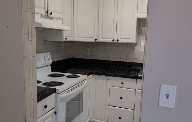 2 beds, 2 baths, 1,200 sqft, $1,350, Unit 26