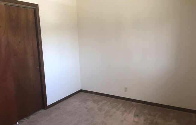 2 beds, 1 bath, $685