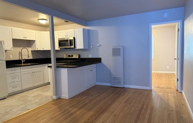 Updated and Spacious 1 Bedroom/1 Bathroom Midtown Apartment