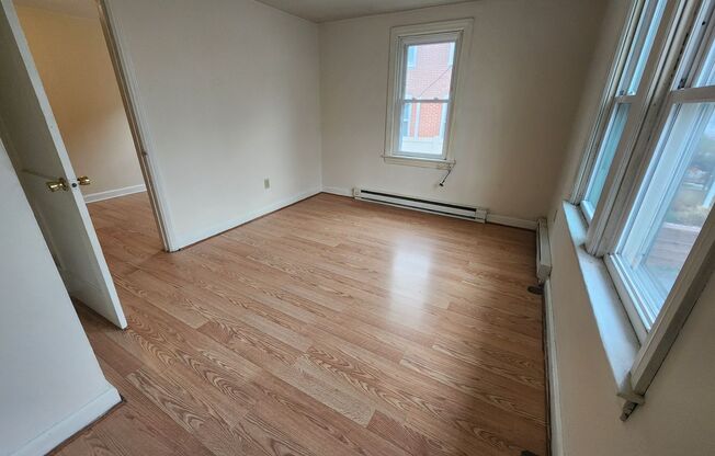 208 N POTOMAC ST